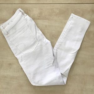 American Eagle white super stretch jeans